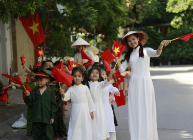 Công dân nhí Khai Minh Đức diễu hành chào mừng Tết Độc lập 2/9/2023