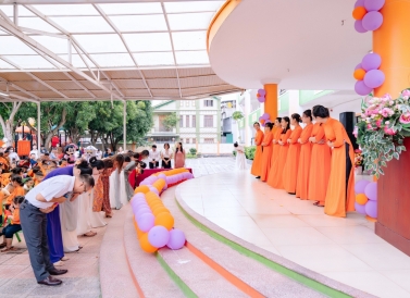 Lễ trao gửi con - Vẹn tròn sư đạo