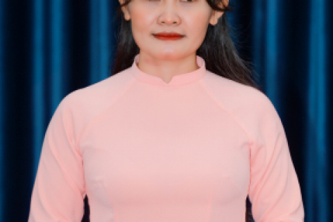 Cô Nguyễn Thị Cẩm Tú